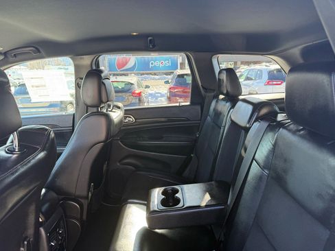 Used 2017 Jeep Grand Cherokee Altitude image 36