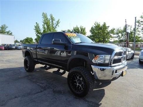 Used 2018 RAM 2500 Tradesman w/ Chrome Appearance Group AWD/4WD image 4