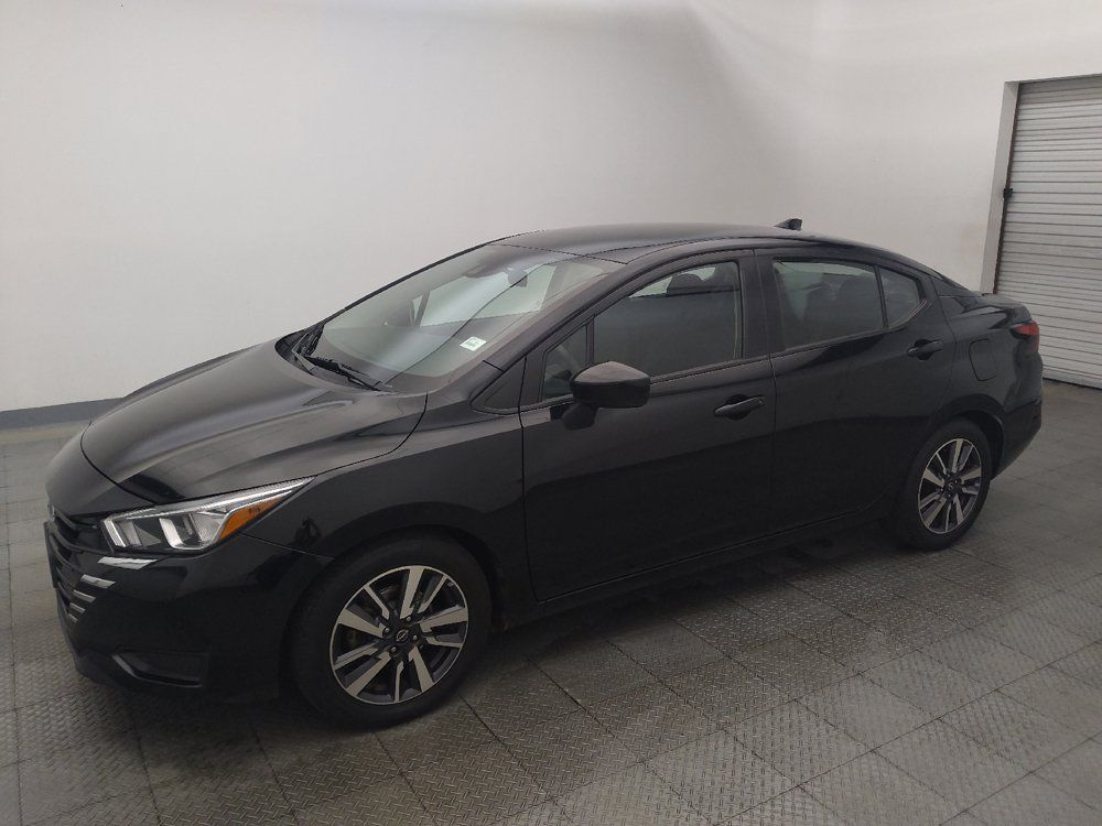 Used 2023 Nissan Versa SV FWD image 2