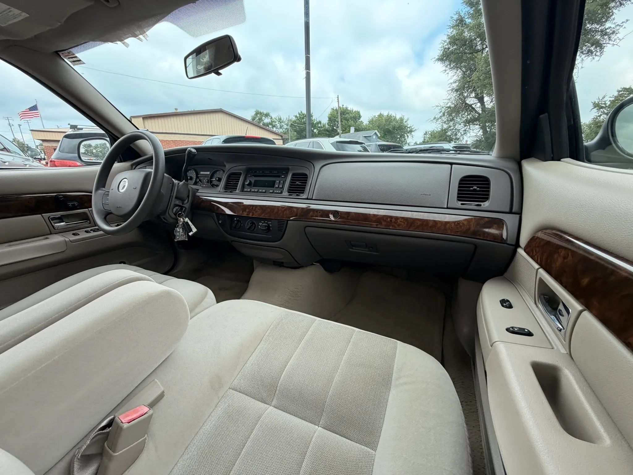 Used 2008 Mercury Grand Marquis GS RWD image 30
