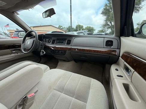 Used 2008 Mercury Grand Marquis GS RWD image 30