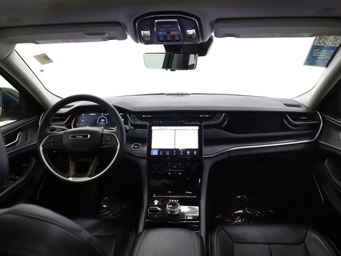 Used 2023 Jeep Grand Cherokee 4WD 4xe w/ Luxury Tech Group II image 13