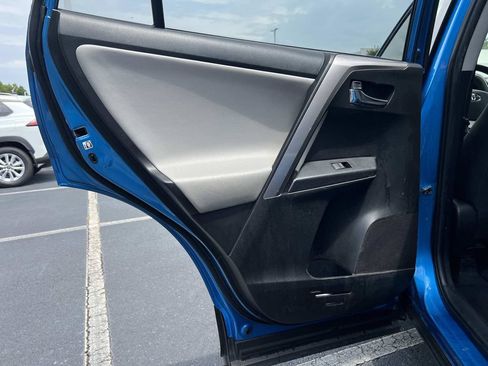 Used 2017 Toyota RAV4 XLE FWD image 11
