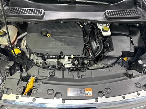 Used 2017 Ford Escape SE AWD/4WD image 6