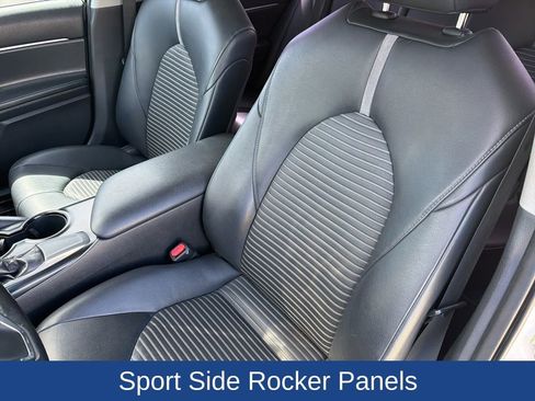 Used 2018 Toyota Camry SE image 12