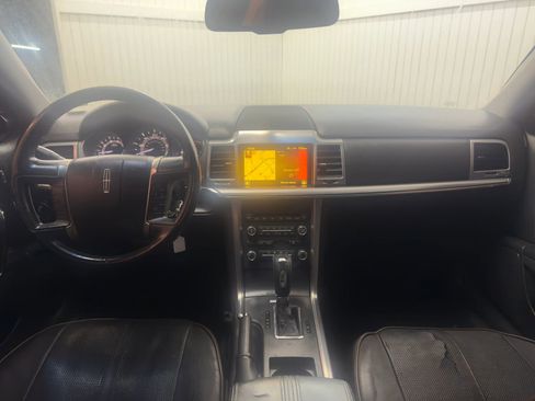 Used 2010 Lincoln MKZ image 16