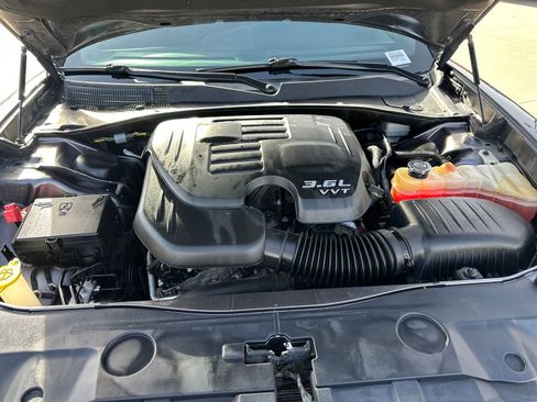 Used 2014 Dodge Charger SE image 16