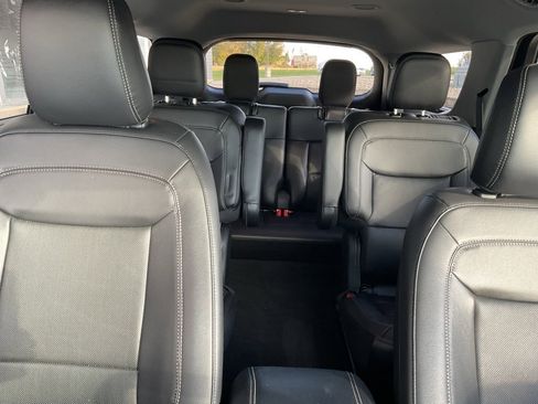Used 2023 Ford Explorer Limited w/ Equipment Group 301A image 21