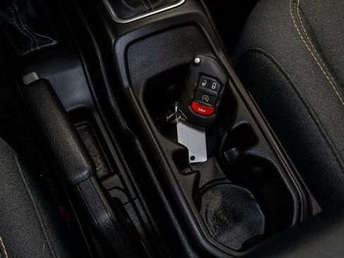 Used 2024 Jeep Wrangler Unlimited Sport AWD/4WD image 25