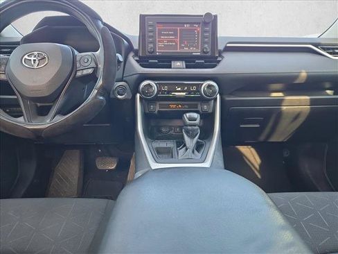 Used 2021 Toyota RAV4 XLE w/ Convenience Package FWD image 16