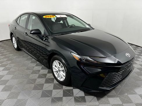 Certified 2025 Toyota Camry LE image 3