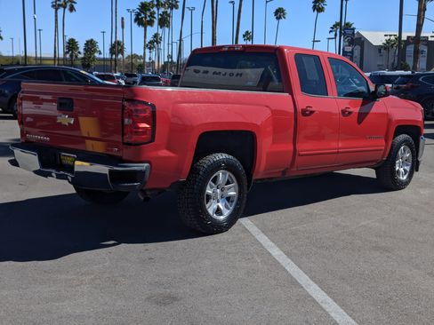 Used 2018 Chevrolet Silverado 1500 LT image 2