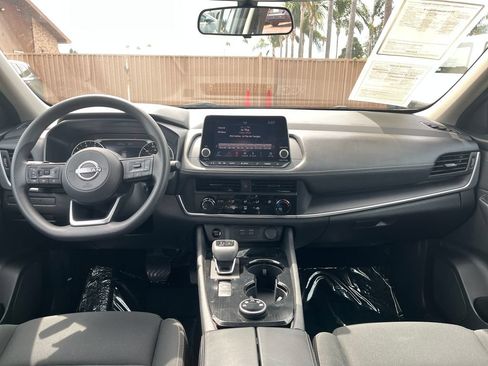 Used 2024 Nissan Rogue S AWD/4WD image 23