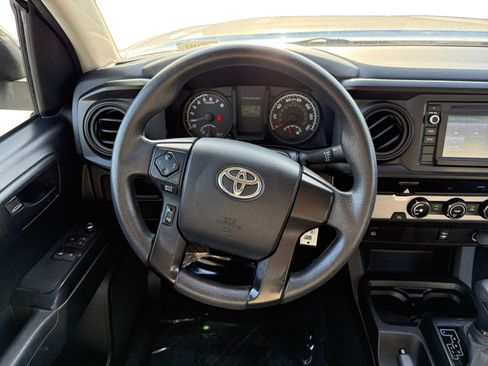 Used 2017 Toyota Tacoma SR image 12
