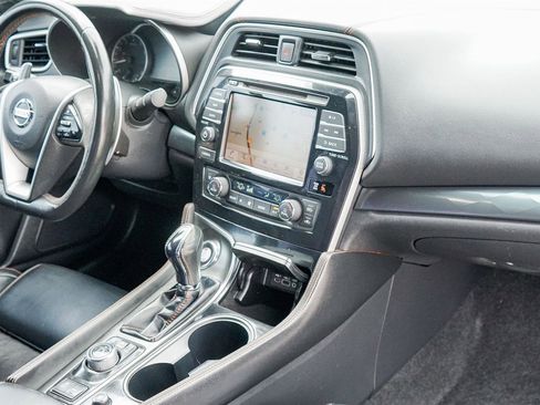 Used 2019 Nissan Maxima SR w/ Premium Package FWD image 28