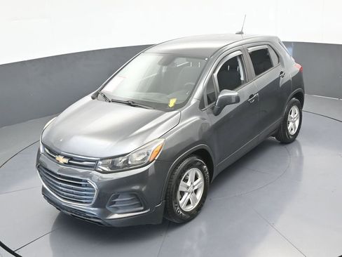 Used 2019 Chevrolet Trax LS w/ Tint and Cruise Package image 43