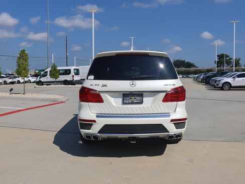 Used 2015 Mercedes-Benz GL 63 AMG 4MATIC image 4
