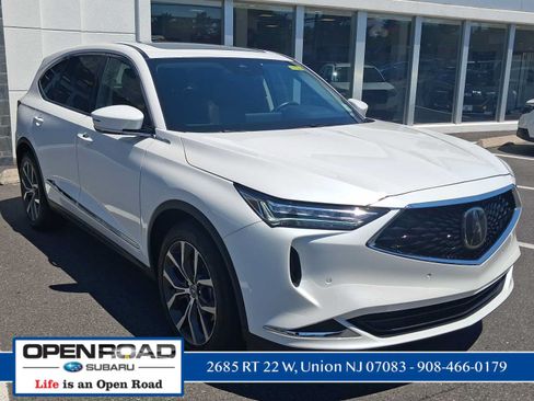 Used 2024 Acura MDX SH-AWD w/ Technology Package image 3