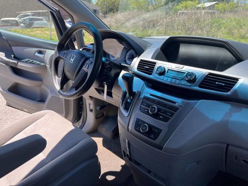 Used 2014 Honda Odyssey LX image 14