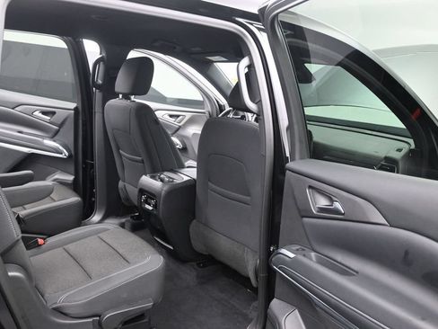 Used 2026 Chevrolet Traverse LT FWD image 19