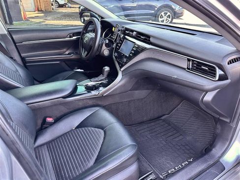 Used 2020 Toyota Camry SE image 14