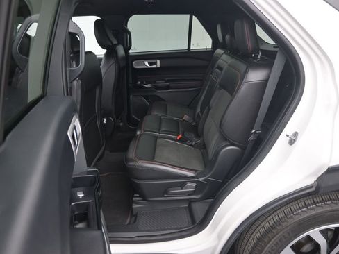 Used 2022 Ford Explorer ST-Line RWD image 13