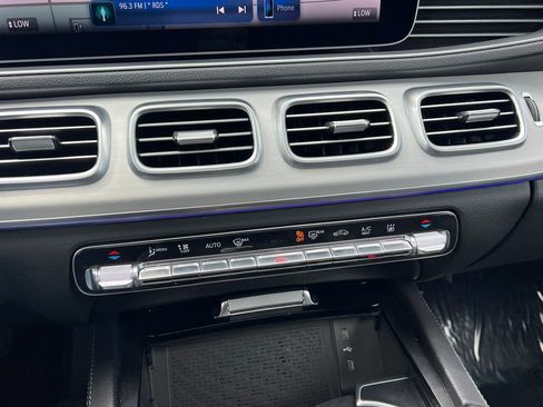 Used 2024 Mercedes-Benz GLE 450e 4MATIC image 32