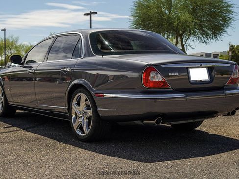 Used 2006 Jaguar XJ8 RWD image 6
