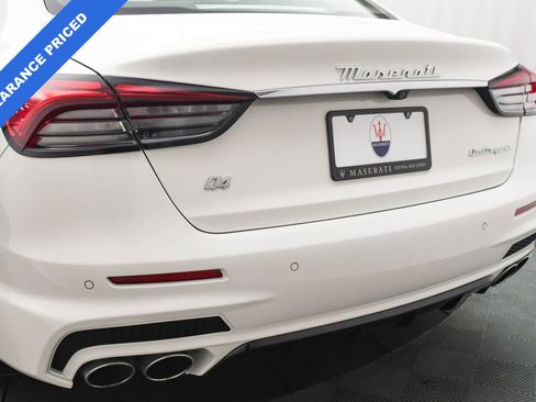 Used 2022 Maserati Quattroporte Modena Q4 image 21