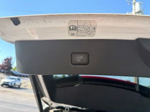 Used 2017 Lincoln MKX Reserve w/ Driver Assistance Package AWD/4WD image 9