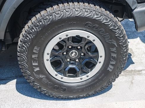 Used 2024 Ford Bronco Outer Banks w/ Sasquatch Package AWD/4WD image 10