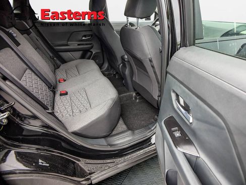 Used 2025 Nissan Kicks SV AWD/4WD image 15