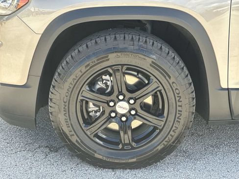 Used 2023 GMC Acadia AT4 w/ Technology Package AWD/4WD image 33