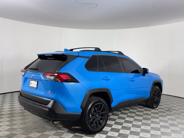 Used 2019 Toyota RAV4 LE AWD/4WD image 5