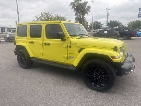 Used 2023 Jeep Wrangler Unlimited Sahara w/ Cold Weather Group AWD/4WD image 3