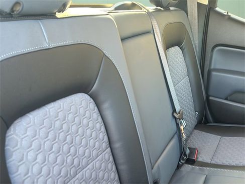Used 2020 Chevrolet Colorado Z71 image 39