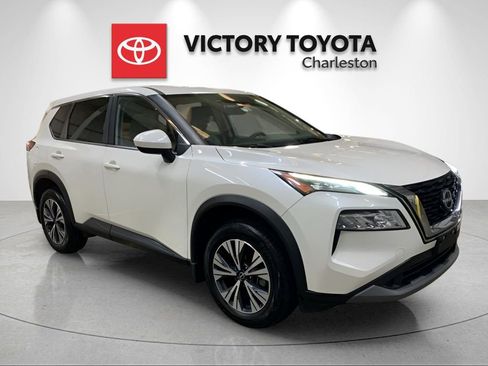 Used 2023 Nissan Rogue SV image 5