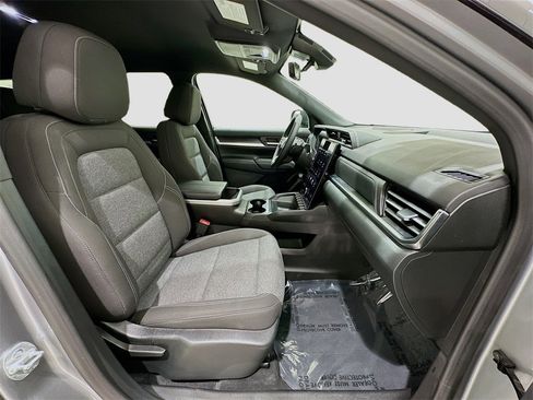 Used 2025 GMC Terrain Elevation w/ Technology Package II image 29