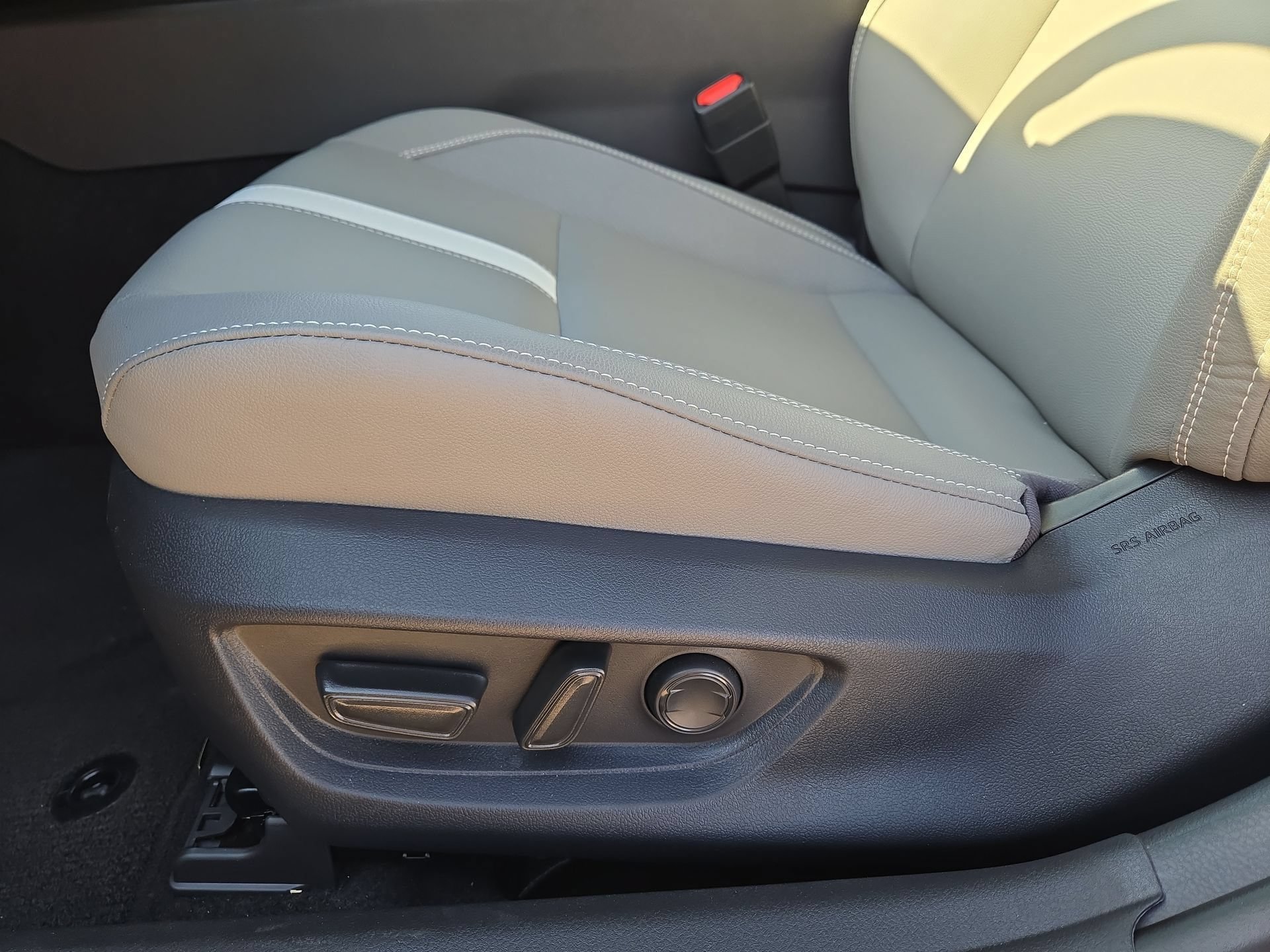 Used 2026 Toyota Camry SE FWD image 17