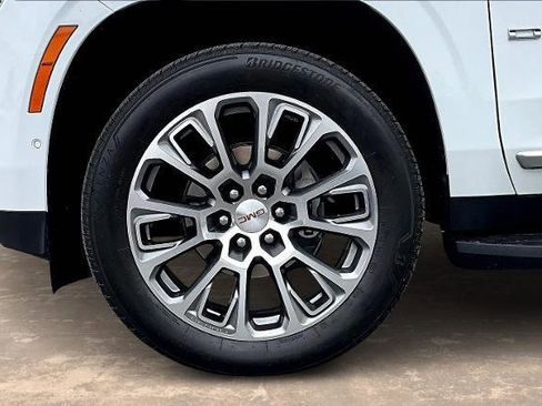 Used 2025 GMC Yukon XL Denali image 34