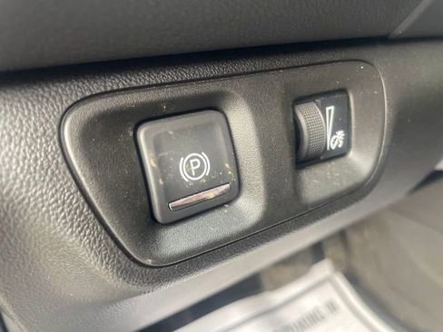 Used 2023 GMC Acadia SLT w/ Trailering Package image 18