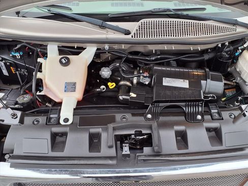 Used 2020 GMC Savana 2500 w/ Enhanced Convenience Package image 42