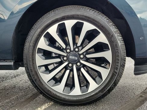 Certified 2022 Lincoln Navigator L Reserve AWD/4WD image 9