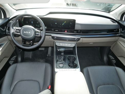 Certified 2026 Kia Carnival FWD image 10