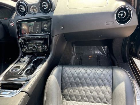 Used 2018 Jaguar XJ L Portfolio image 17
