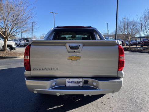 Used 2013 Chevrolet Avalanche LT w/ All-Star Edition image 8