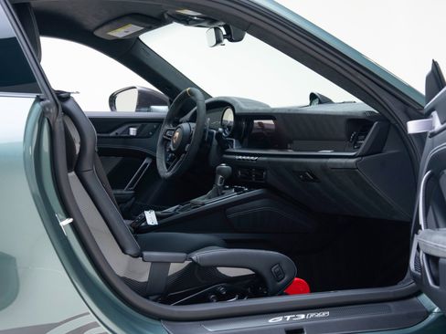 Used 2025 Porsche 911 GT3 RS RWD image 69