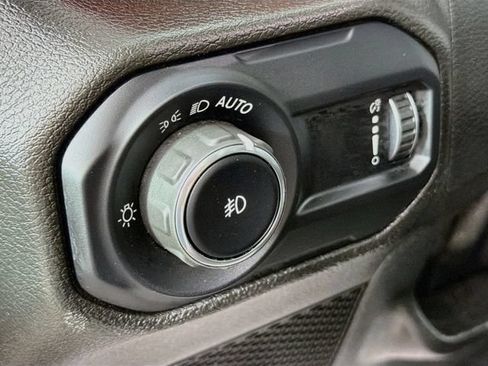Used 2023 Jeep Wrangler Unlimited Rubicon w/ Cold Weather Group AWD/4WD image 10