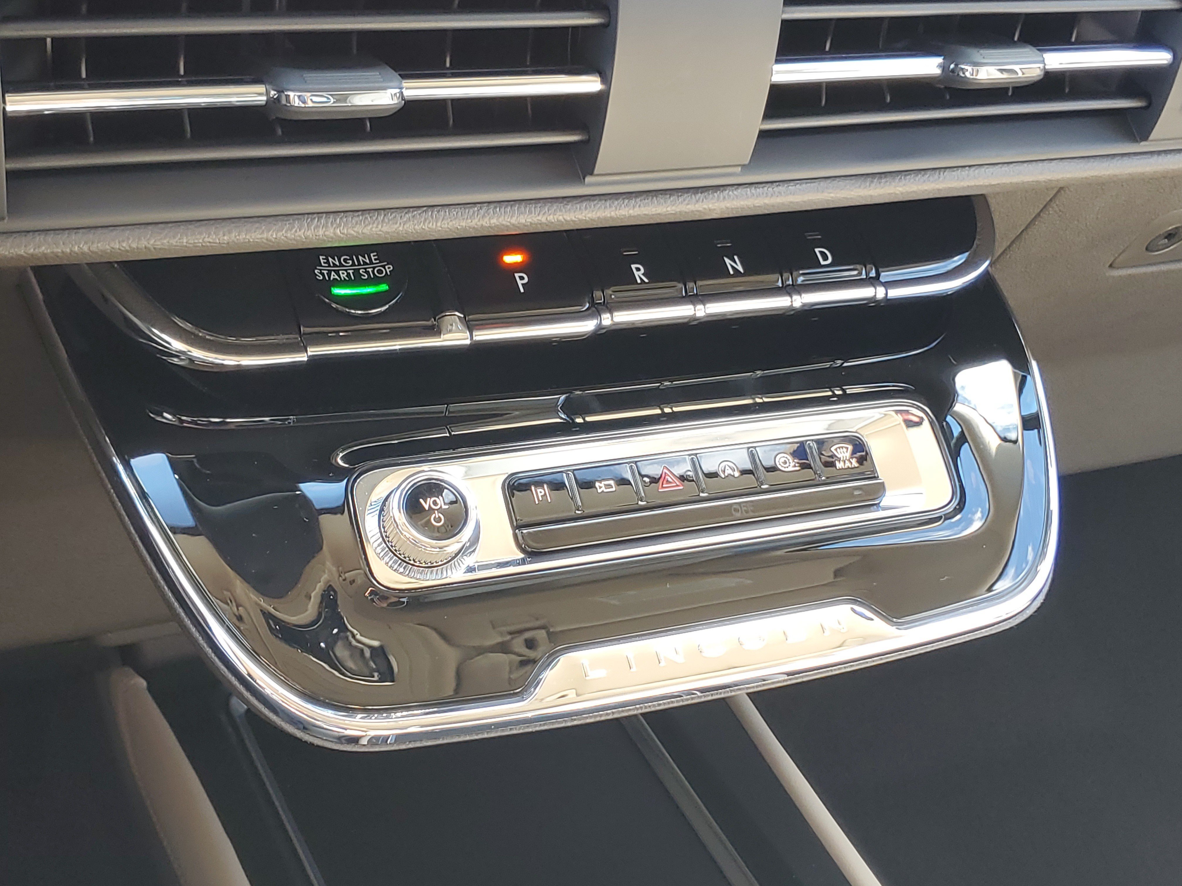 Certified 2023 Lincoln Corsair AWD image 18