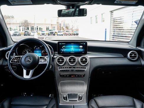 Used 2021 Mercedes-Benz GLC 300 4MATIC image 11